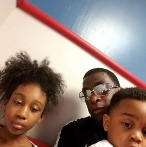 Meet your Posher, Dee